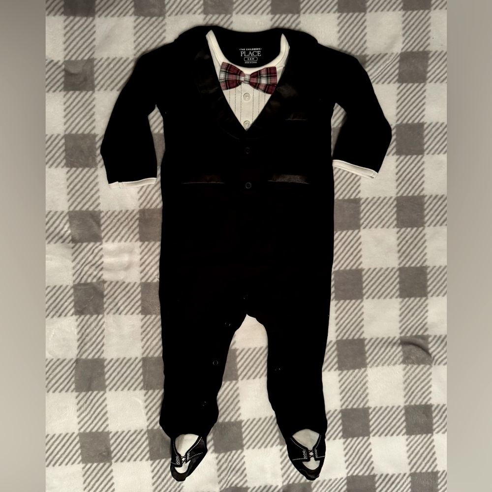 NWT- The Children’s Place Infant Tuxedo Onesie 3-6 mths